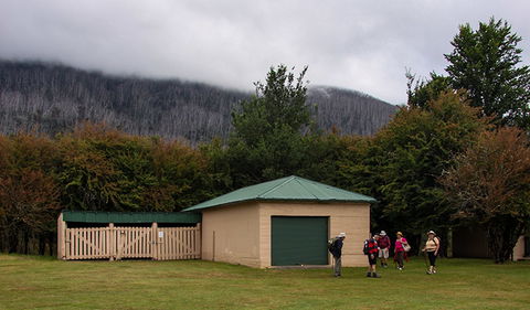 Bullocks Hut - Travel Agents 0