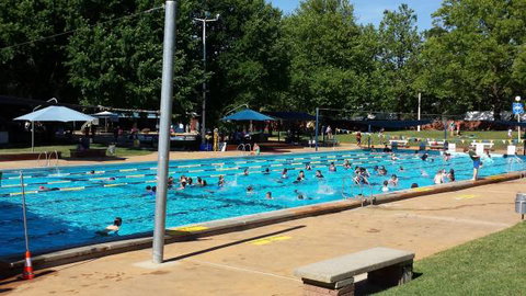 Dickson Aquatic Centre - Travel Agents 3