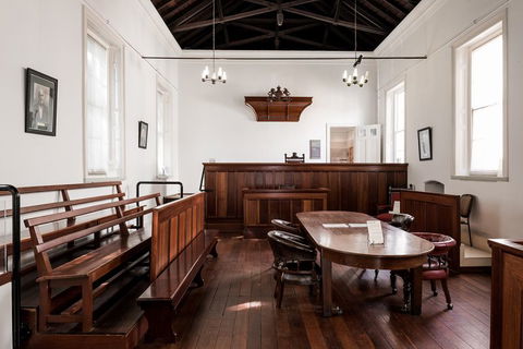 Old Court House Law Museum - Tourism Guide 1