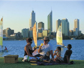 Swan River Foreshore - Tourism Guide 0
