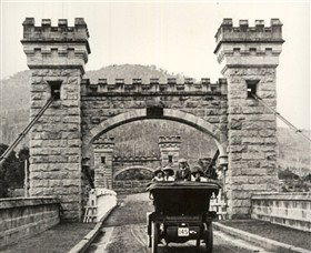 The Hampden Bridge Experience - Tourism Guide 1