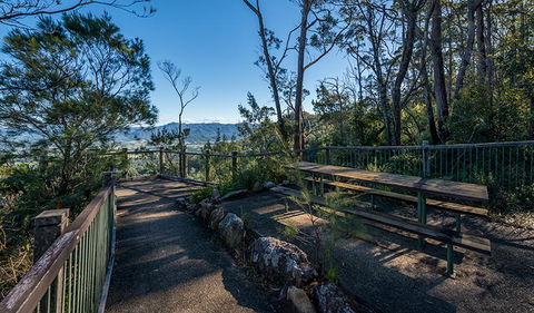 Newbys Lookout - Tourism Guide 3