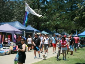 Broadbeach Art And Craft Markets - Travel Agents 0