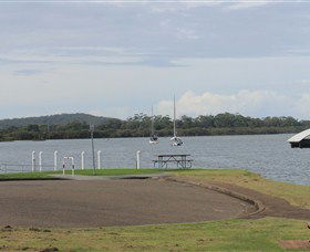 Laurieton Riverside Seafoods - Tourism Guide 2