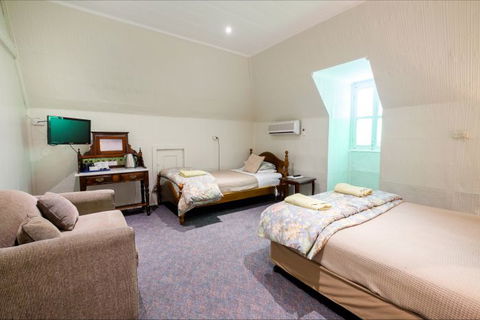 Peel Inn Nundle - Tourism Guide 6