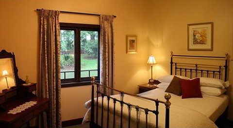 MossGrove Bed And Breakfast - Tourism Guide 0
