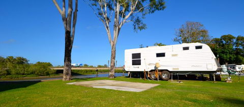 Mycow Accommodation Mackay - Cruises Travel 1