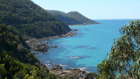 Australian Natural Treasures Touring - Tourism Guide 2