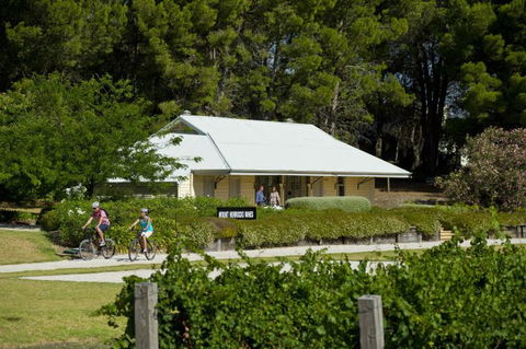 Tour De Vines - Tourism Guide 4