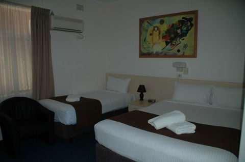 Bentleigh Motor Inn - Tourism Guide 1