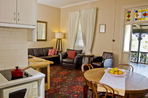 Imperial Fine Accommodation - Tourism Guide 3