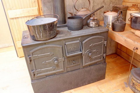 Mawson's Huts Replica Museum - Travel Agents 3