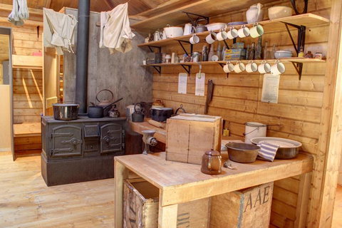Mawson's Huts Replica Museum - Travel Agents 4