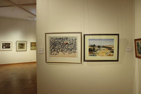 Gosford Regional Gallery & Gardens - Tourism Guide 1