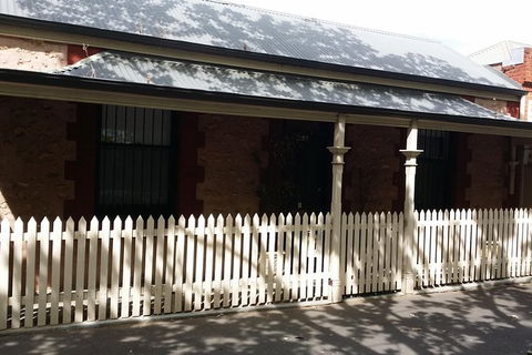 Stately Swagger Adelaide Walking Tour - Tourism Guide 3
