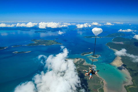 Airlie Beach Tandem Skydive - Tourism Guide 4
