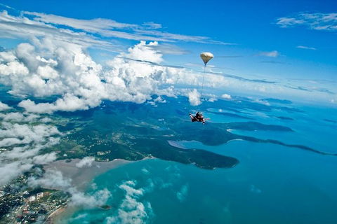 Airlie Beach Tandem Skydive - Tourism Guide 5
