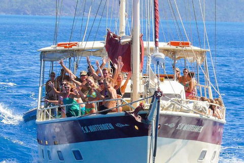2-Day Whitsundays Sailing Adventure: SV Whitehaven - Tourism Guide 5