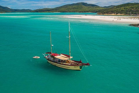 2-Day Whitsundays Sailing Adventure: Summertime - Tourism Guide 11