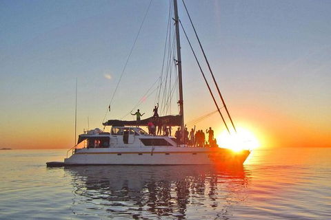2-Night Whitsundays Sailing Adventure: Wings Sailing - Tourism Guide 0
