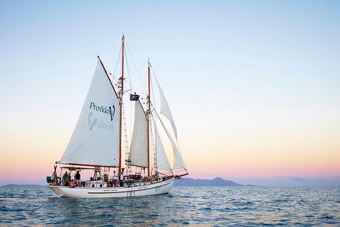 Whitsundays Sunset Sailing Cruise - Tourism Guide 0
