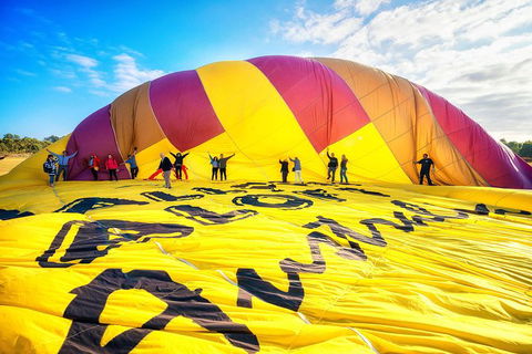 Hot Air Ballooning Over Sydney Macarthur Region Including A Champagne Breakfast - Tourism Guide 1