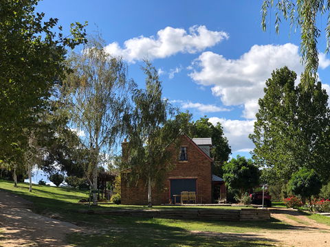 Athol Gardens - Tourism Guide 1