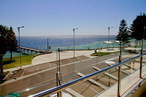 Ceduna Jetty - Cruises Travel 2