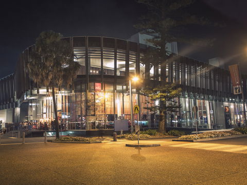 Glasshouse - Tourism Guide 2