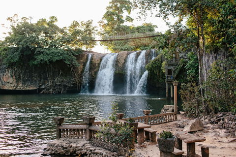 Mena Creek Falls - Cruises Travel 0