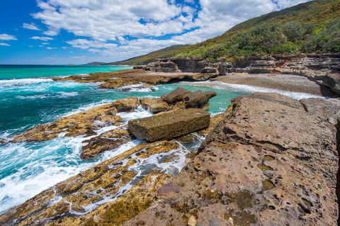Singing Stones Beach - Tourism Guide 0