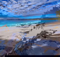 Bristol Point Beach - Tourism Guide