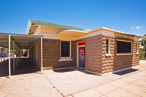 Former Alice Springs Telegraph Repeater Station And Post Office. - Tourism Guide 0