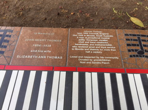 Piano Park Bench, Moonta - Tourism Guide 1