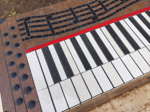 Piano Park Bench, Moonta - Tourism Guide 2
