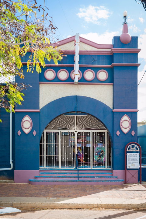 Radio Picture Theatre - Travel Agents 1