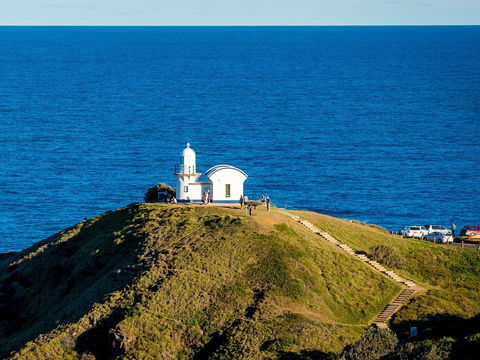 Tacking Point Lighthouse - Travel Agents 1