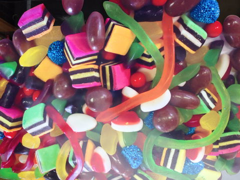 The Pier View Lolly Shop - Tourism Guide 1