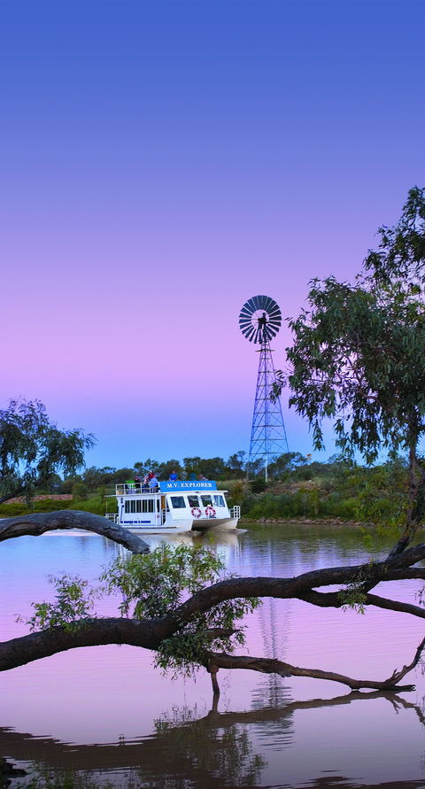 Thomson River, Longreach - Cruises Travel 1