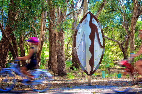 Wagirra Trail And Yindyamarra Sculpture Walk - Tourism Guide 0
