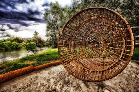 Wagirra Trail And Yindyamarra Sculpture Walk - Tourism Guide 1
