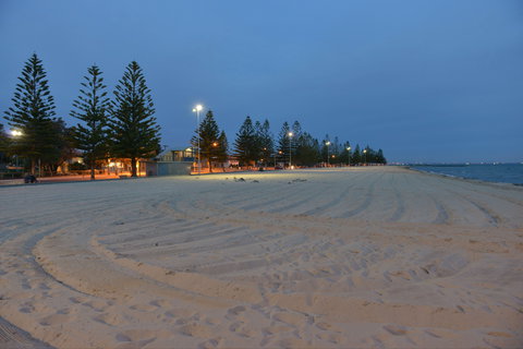 Altona Beach - Travel Search 1