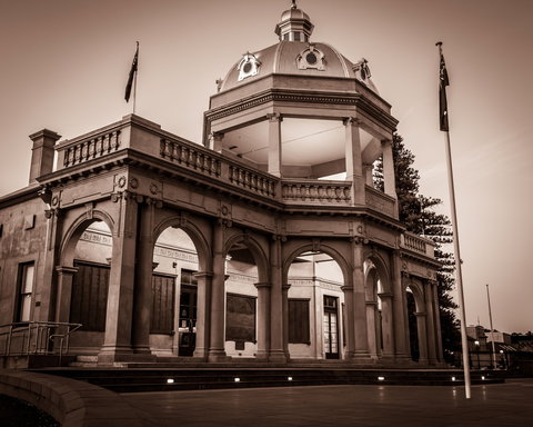 Bendigo Soldiers Memorial Institute Military Museum - Travel Agents 2