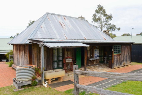 Belimbla Park, The Oaks, Oakdale, Nattai, Burragorang, Yerranderie - Tourism Guide 1