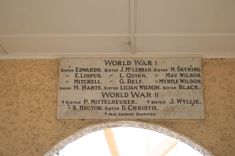 Bundaberg War Nurses Memorial And Park - Tourism Guide 1