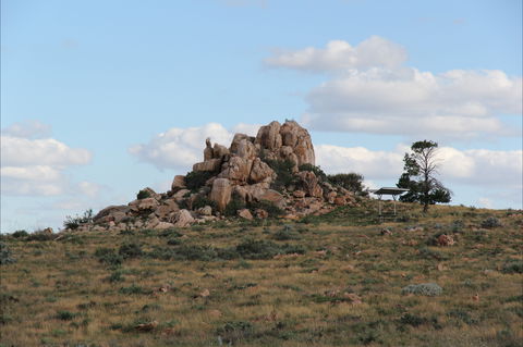 Castle Rock Walk And Lookout - Tourism Guide 1