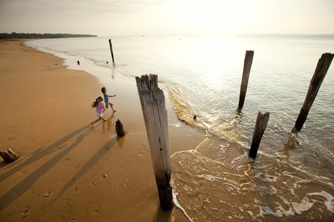 Cowes - Travel Agents 0