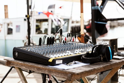 Apollo Bay Radio 87.6 FM - Tourism Guide 0