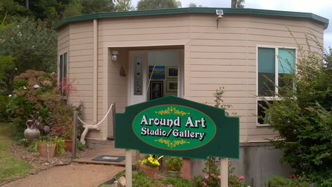 Around Art Studio/Gallery - Tourism Guide 0