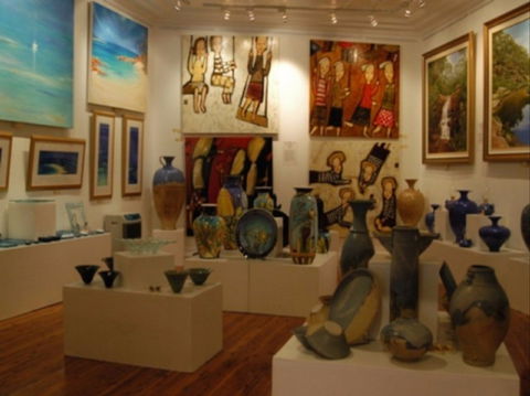 Articles Fine Art Gallery - Tourism Guide 0